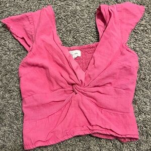 Small pink crop top with a cute knot detail #summer #cute